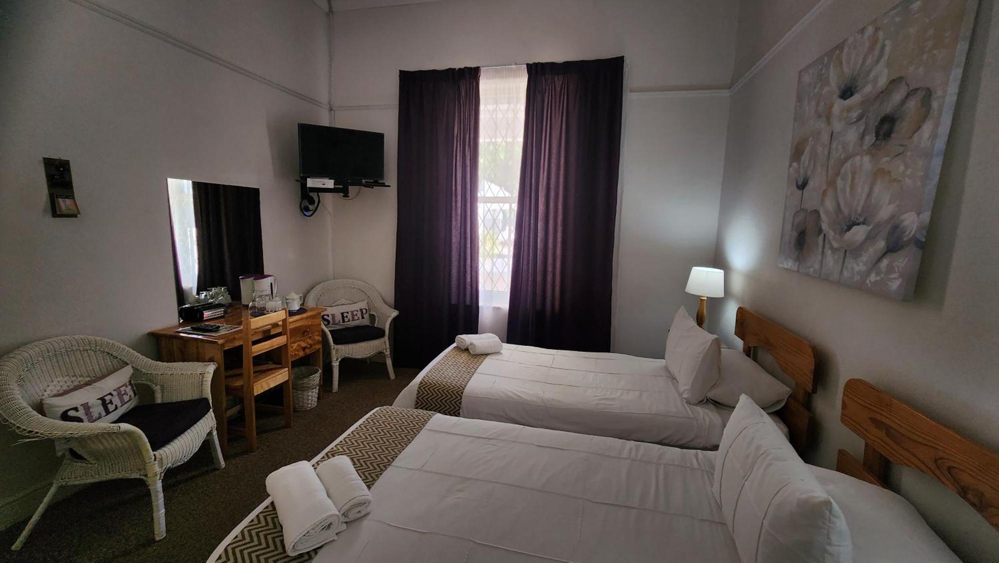 Country Village Graaff Reinet Bagian luar foto