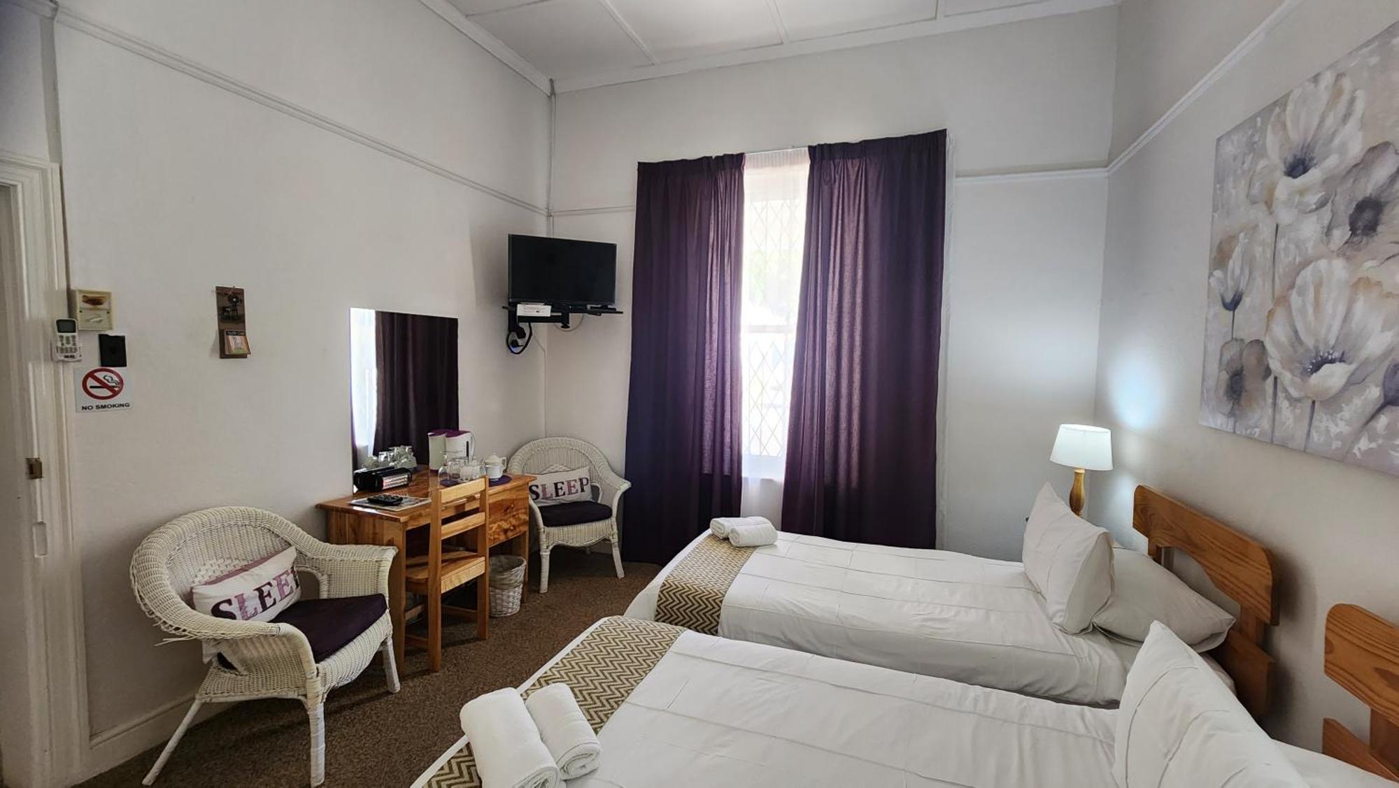 Country Village Graaff Reinet Bagian luar foto
