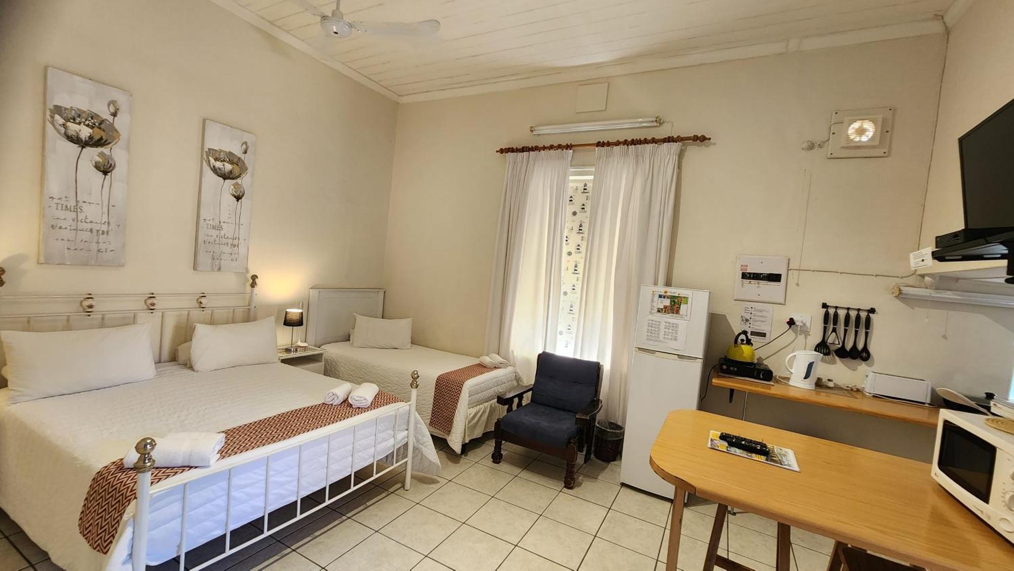 Country Village Graaff Reinet Bagian luar foto