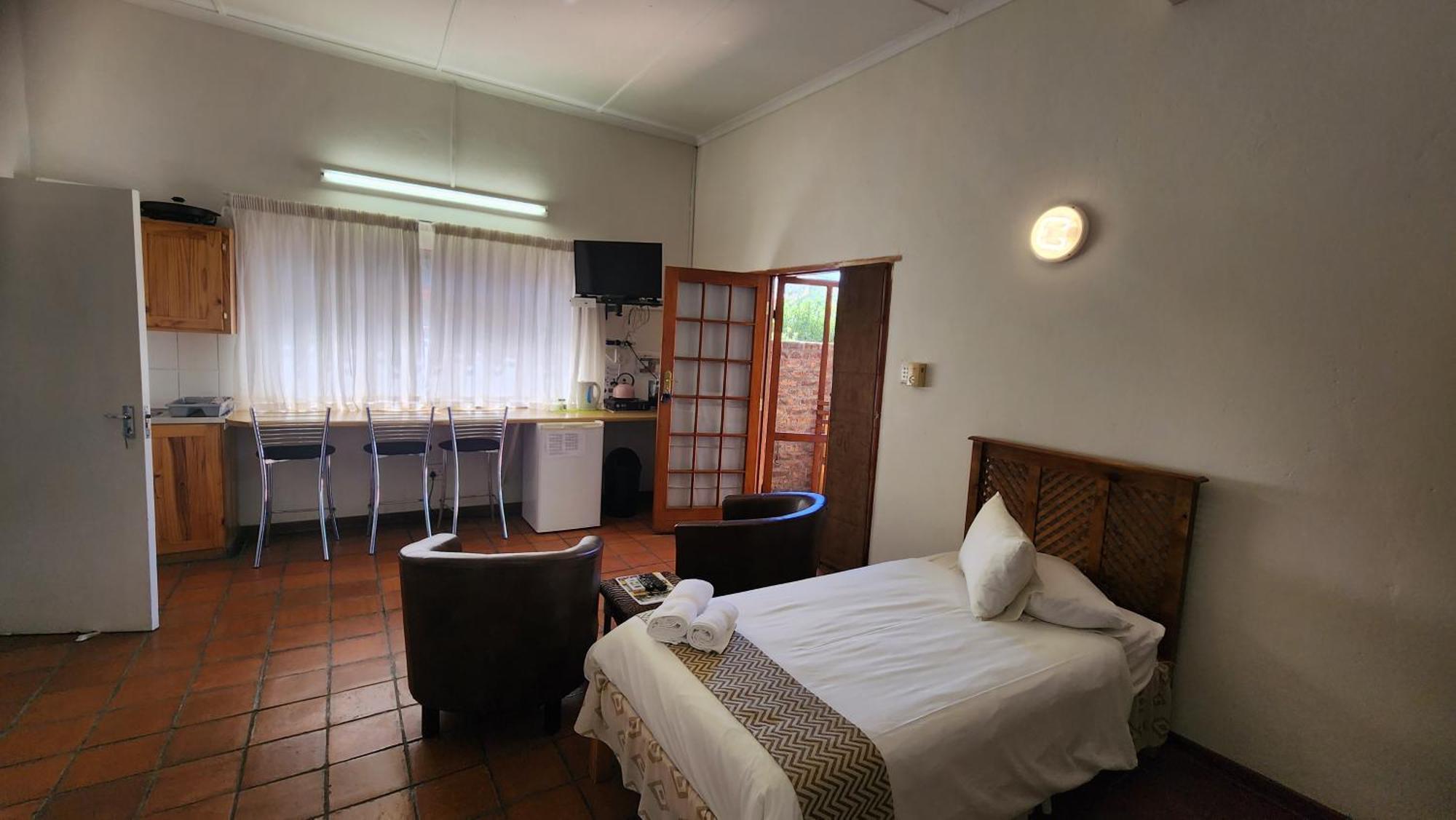 Country Village Graaff Reinet Bagian luar foto