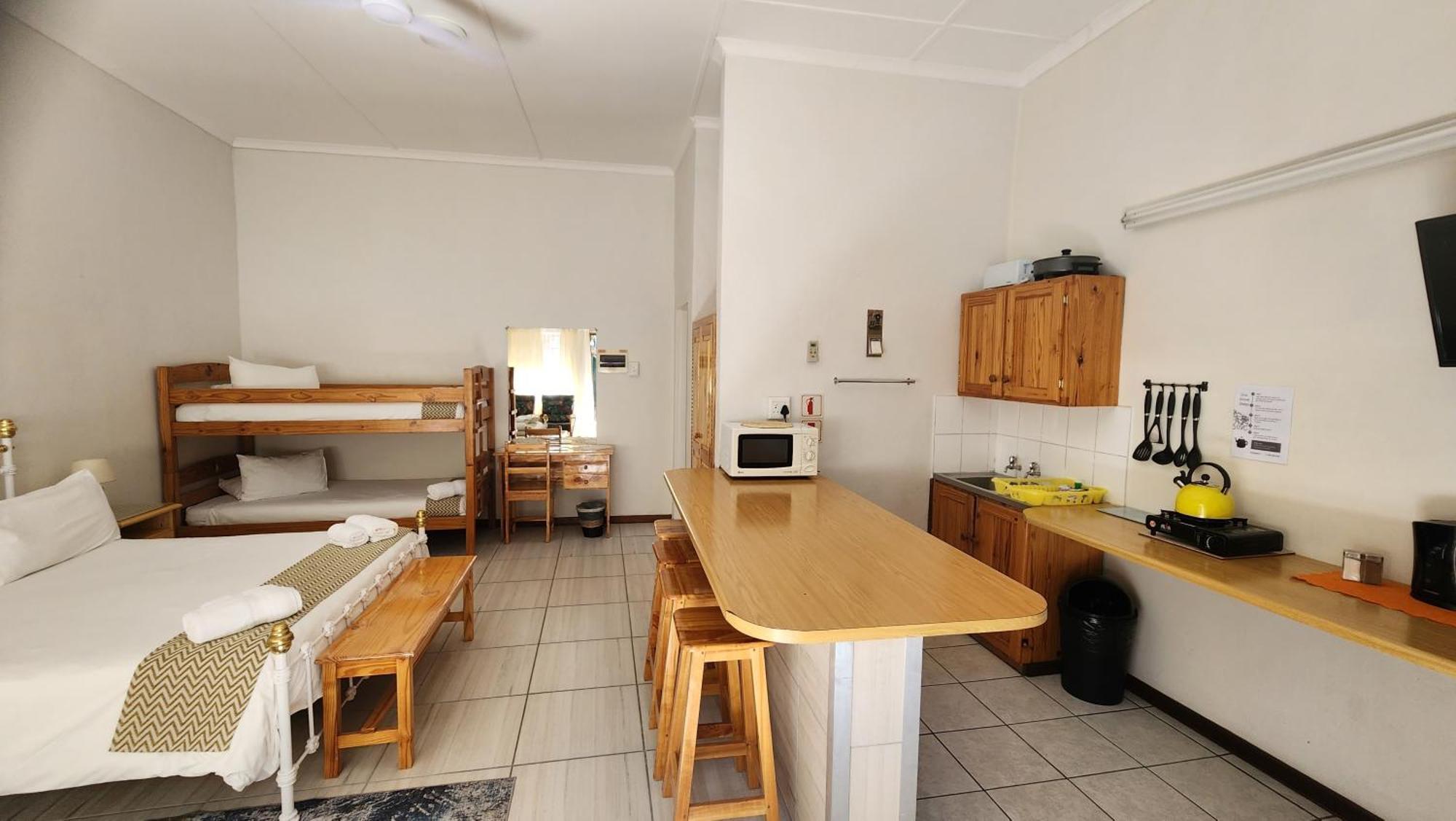 Country Village Graaff Reinet Bagian luar foto